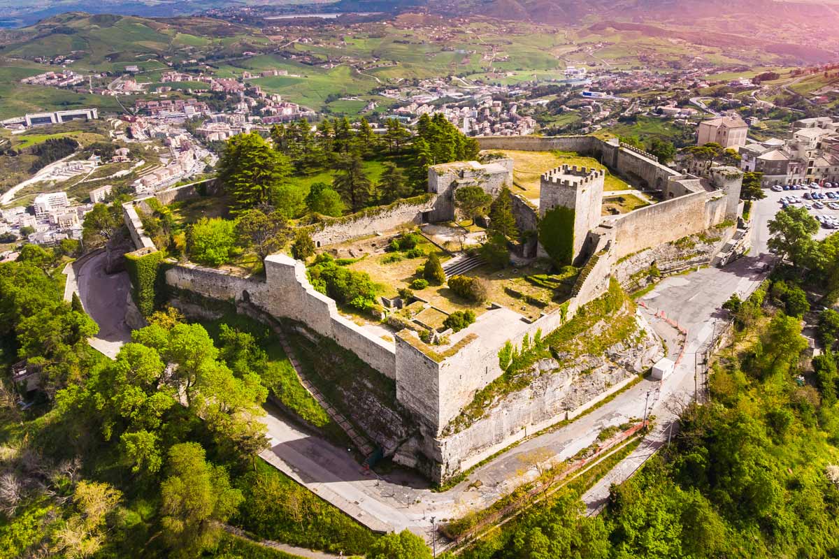 Castello di Lombardia, Sicilia.