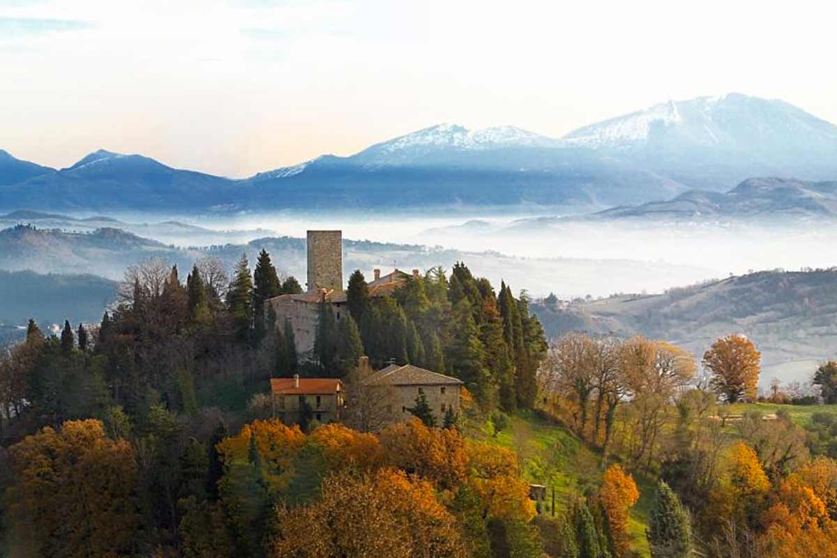 Castello di Petroia, foto panoramica.