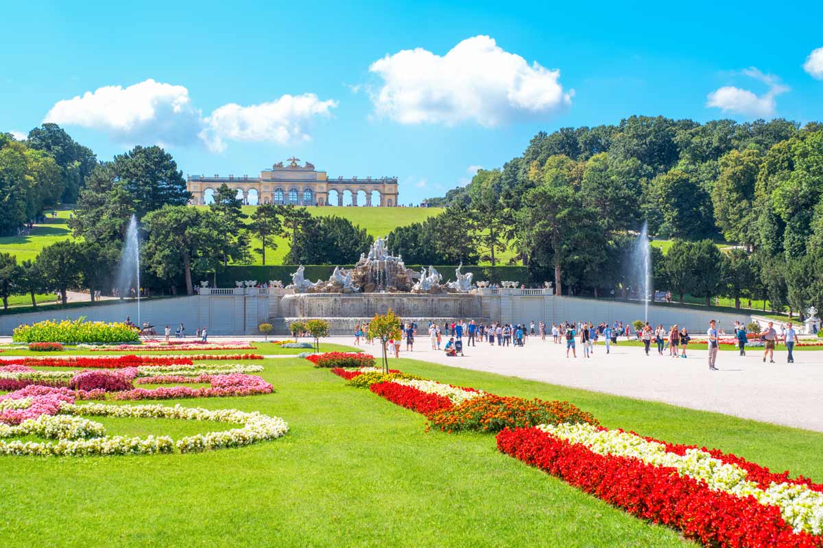 giardini del palazzo di Schonbrunn a Vienna