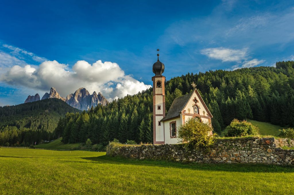 chiesa santa-maddalena-val-di-funes