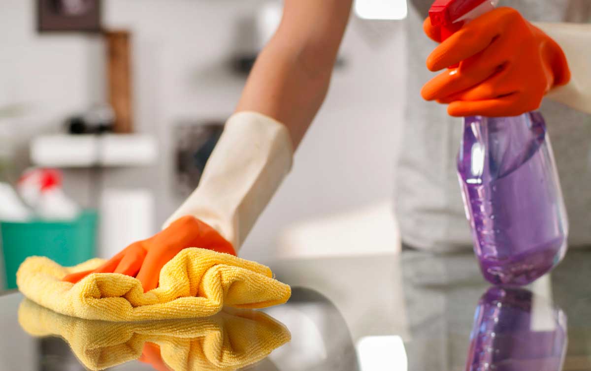 5 strategie per non stancarsi facendo le pulizie