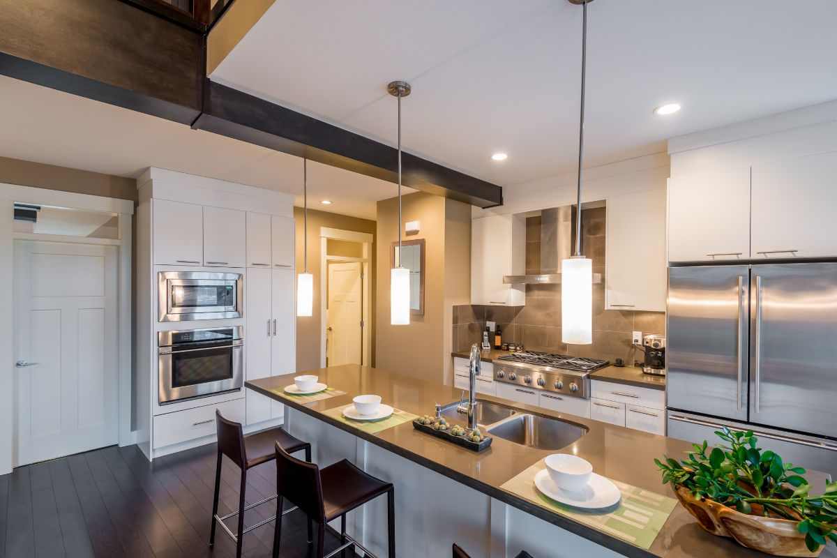 Cucina in disordine? I consigli per farla sembrare pulita e organizzata in un attimo