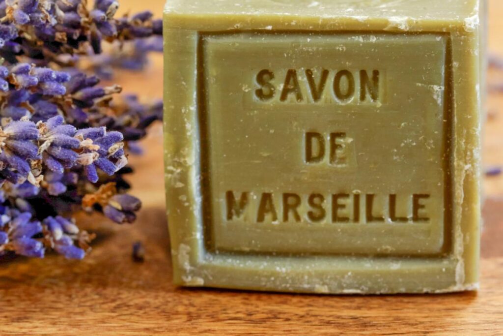 Il sapone di Marsiglia e i suoi molteplici usi