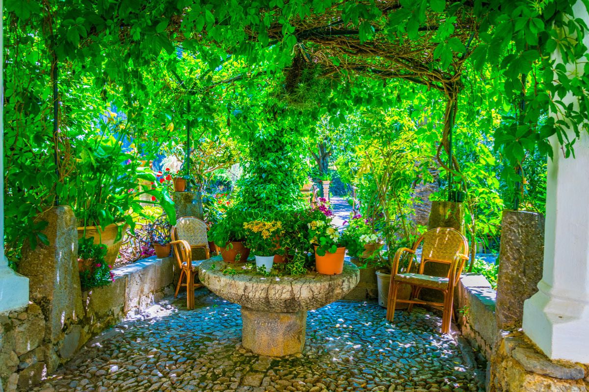 Tavoli in pietra