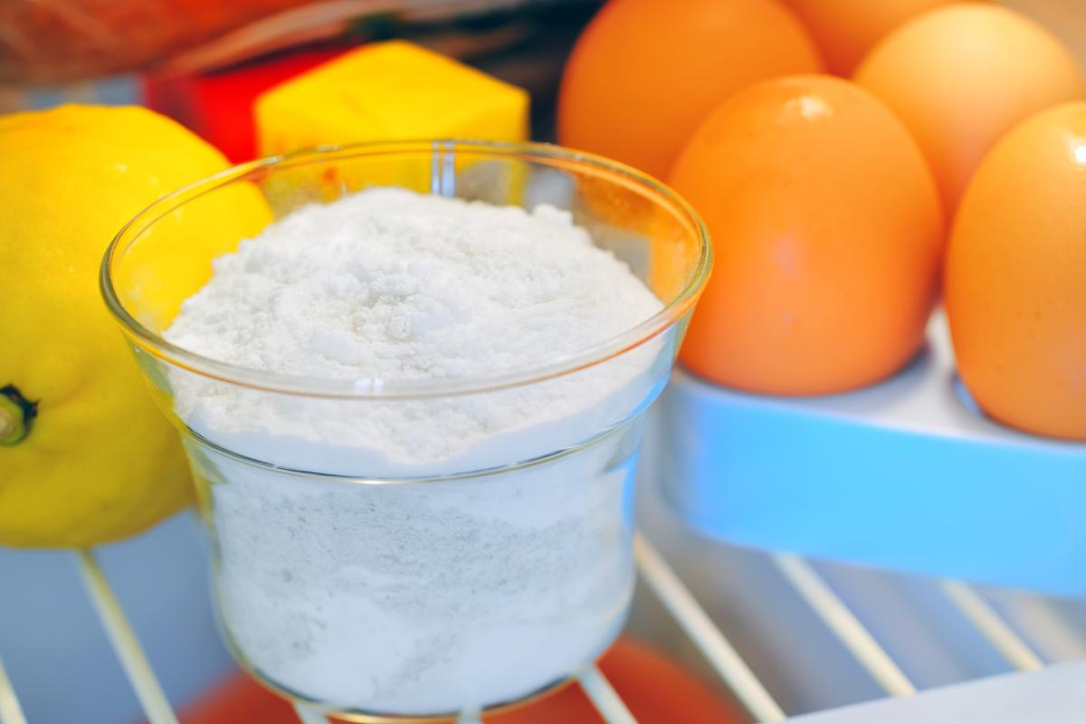 Come deodorare il frigorifero per un mese: buccia di limone e altri rimedi