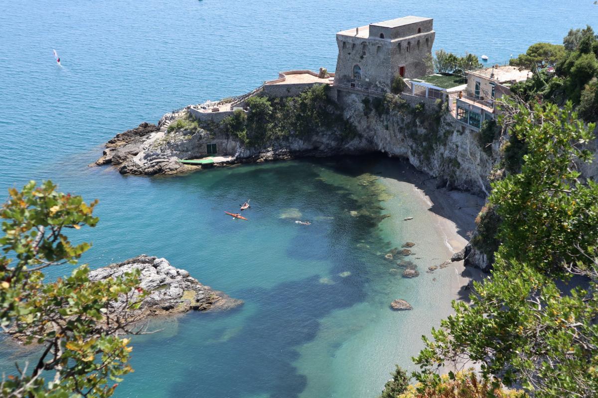 Maiori, tra mare e limoni, un borgo imperdibile in Campania