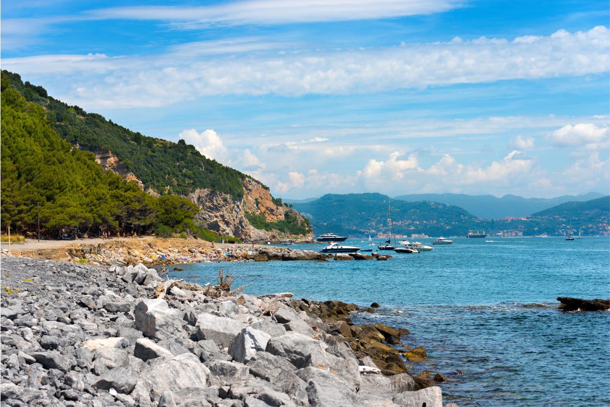 Fare il bagno lontano dalla folla in Liguria