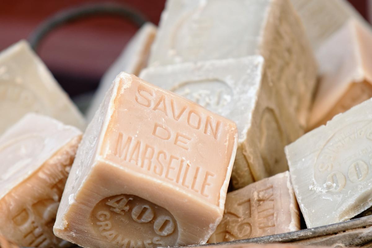 Prevenire le macchie d'acqua dal legno