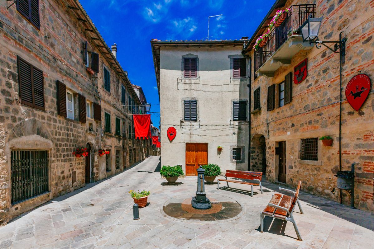Borghi al fresco sopra i 1 000 m: 5 mete anti-caldo in Italia centrale