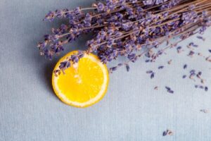 Centrotavola estivi con lavanda e limone