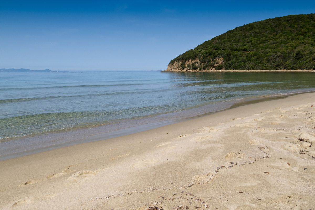 Spiagge d’Italia che sembrano tropici: le mete meno affollate di luglio