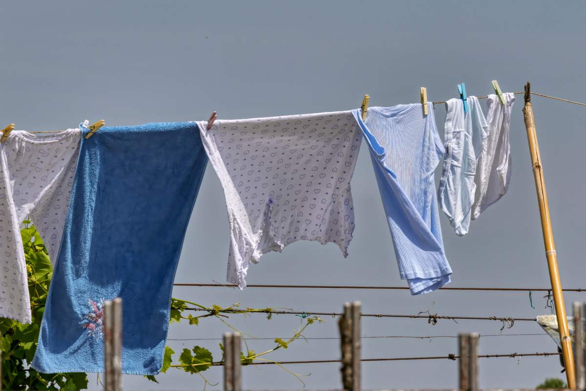 Deodorare il bucato con metodi naturali