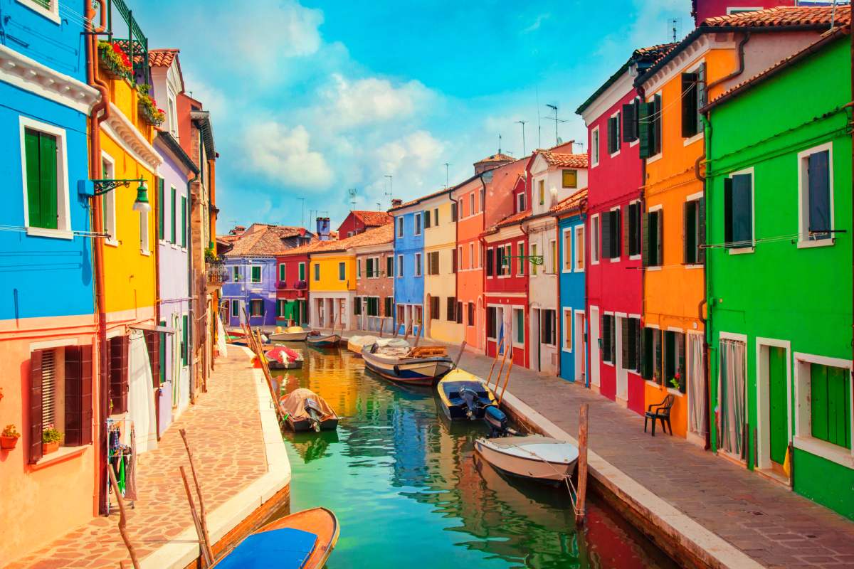 Cittadine colorate italiane che sembrano set forografici