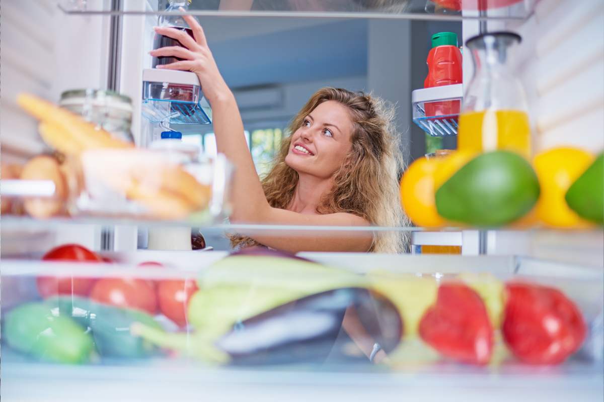 La giusta disposizione dei cibi in frigo