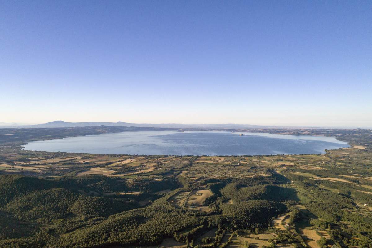 Un viaggio emozionante sul lago di Bolsena