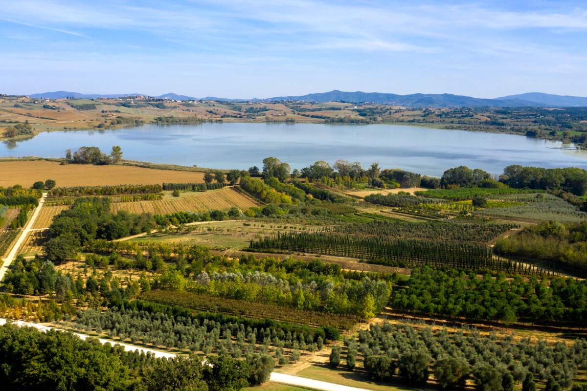 4 laghi toscani dove la fine dell'estate è tutta da vivere