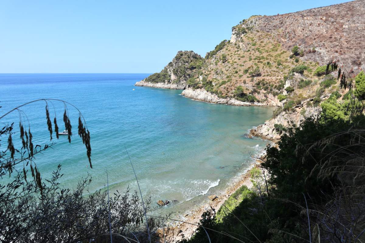 Nel Lazio c'è una spiaggia che sembra caraibica: la Spiaggia delle Bambole 