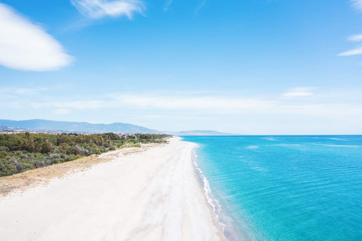 La Calabria e le sue spiagge dove l'estate non finisce mai