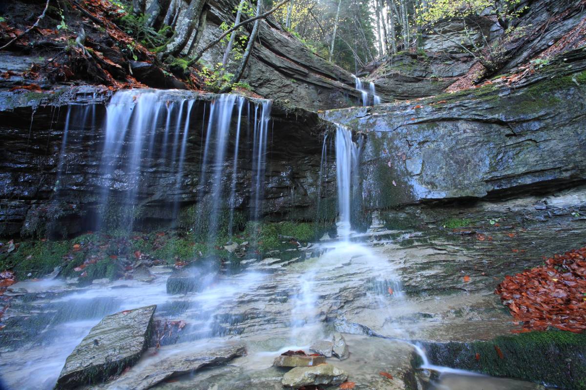 Borghi e cascate toscane visitare in autunno