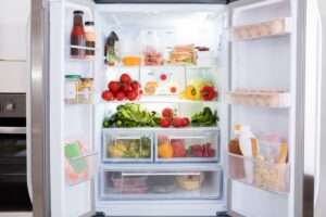 Come ridurre gli sprechi organizzando bene il frigo