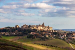 L'autunno colora i borghi marchigiani