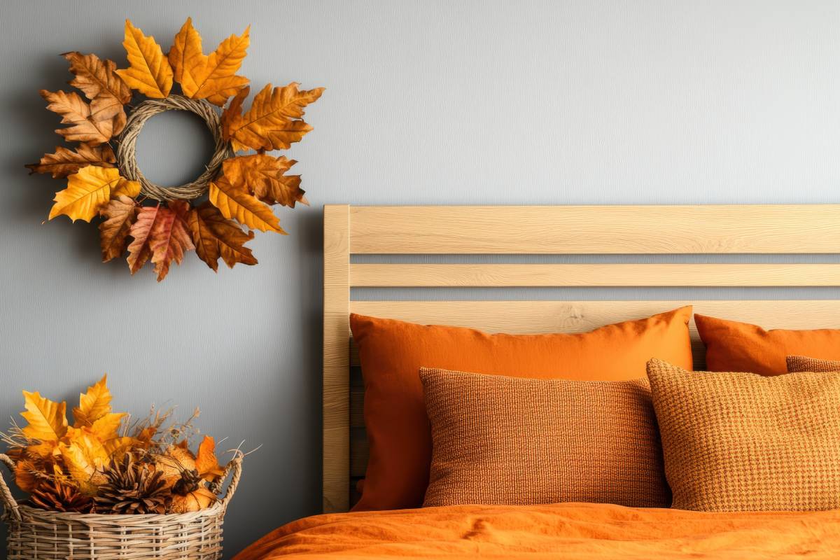 Ghirlanda autunnale sul letto