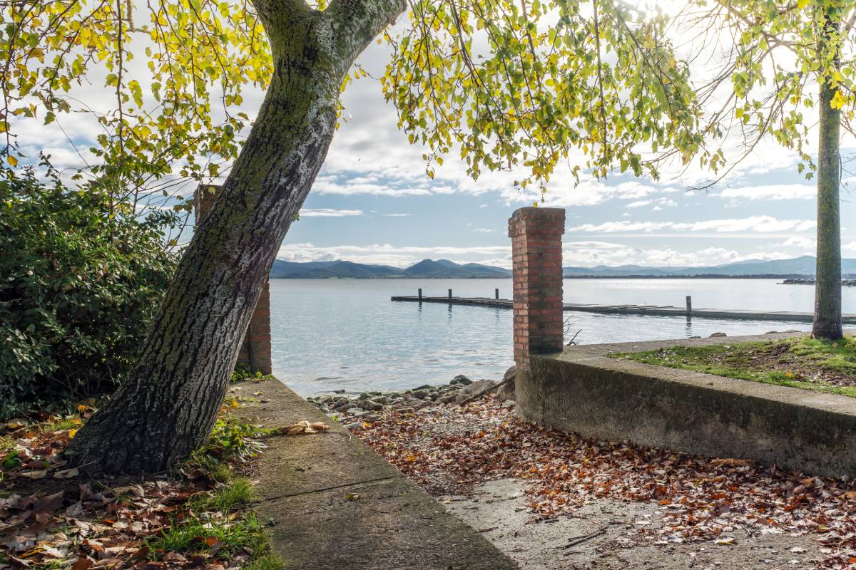 Il Trasimeno in autunno: oasi di pace