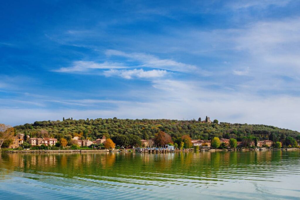 Cosa vedere a Isola Maggiore: il borgo sul lago Trasimeno che sembra fermo nel tempo