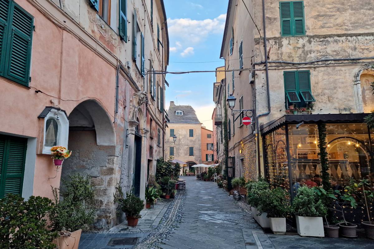 Strada di Finalborgo