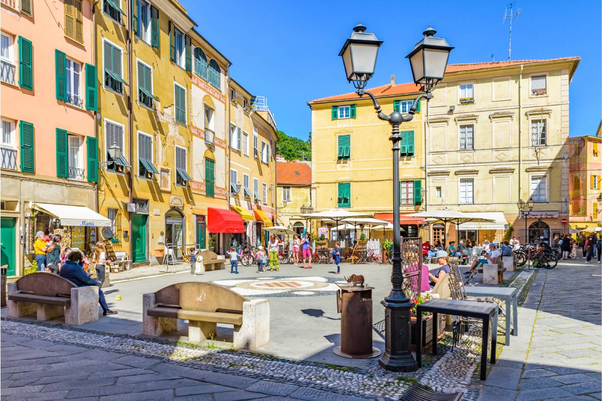 Finalborgo, Piazza Garibaldi