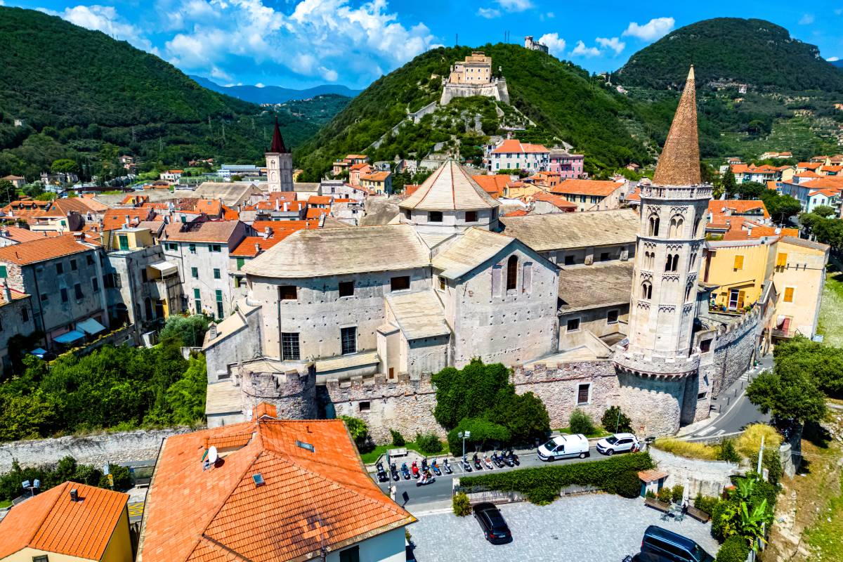 Veduta di Finalborgo