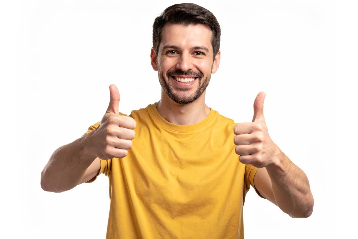 Uomo sorridente