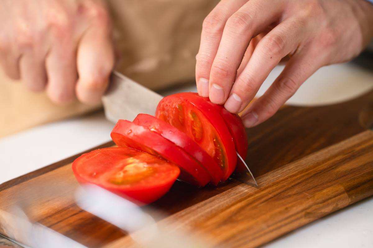Pomodoro tagliato a fette