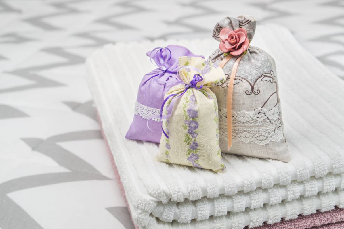 Sacchetti alla lavanda fatti con stoffe riciclate