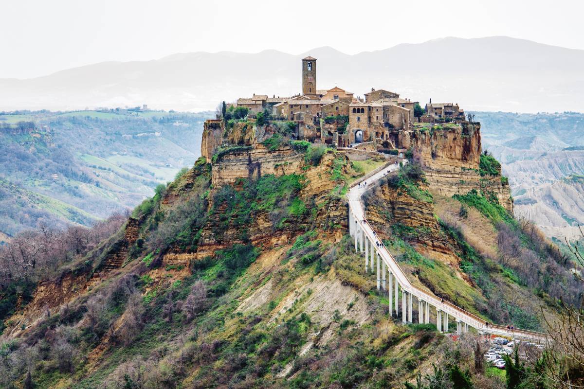 Civita di Bagnoregio, borgo magico in autunno