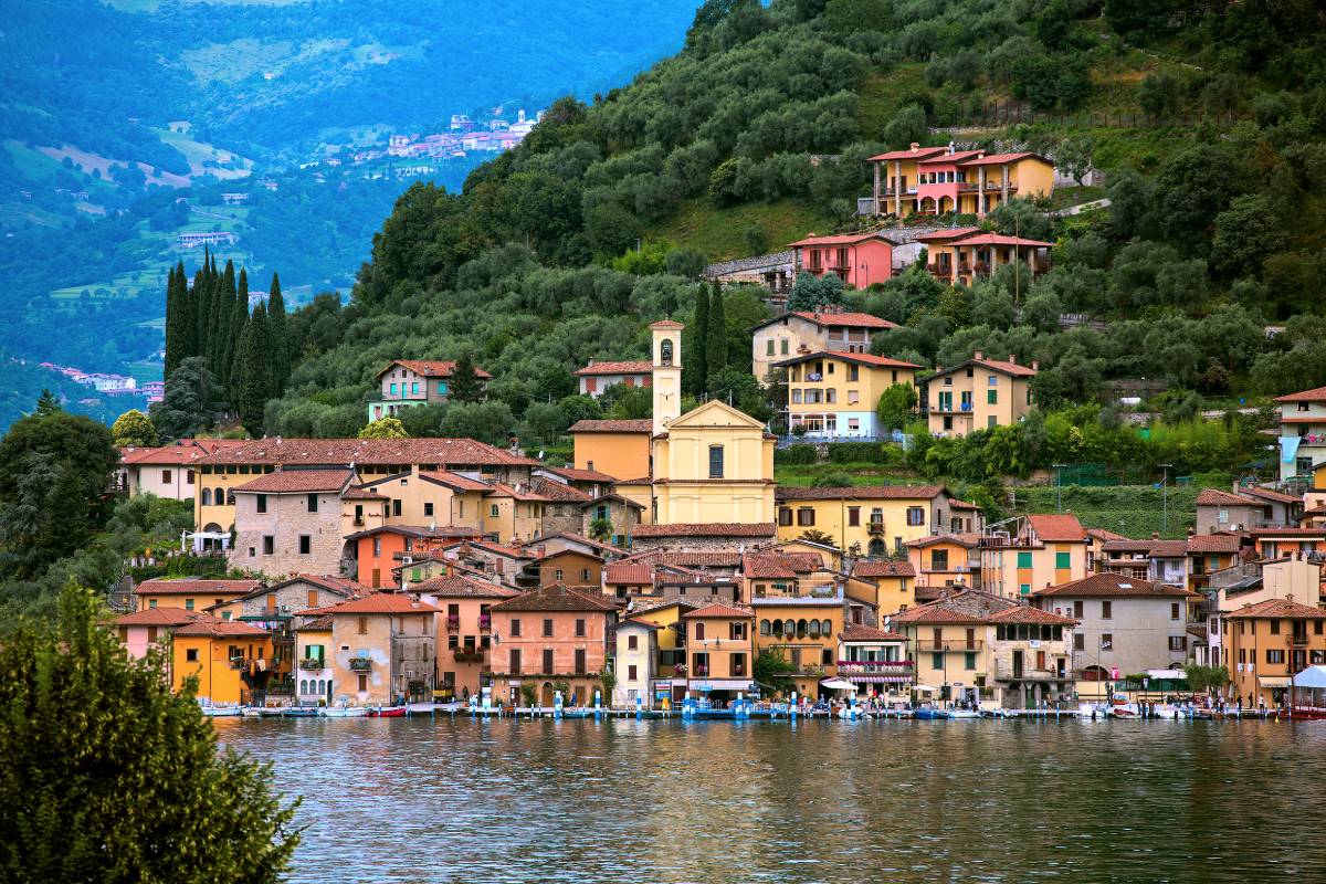 Monte Isola, borgo sul Lago d'Iseo