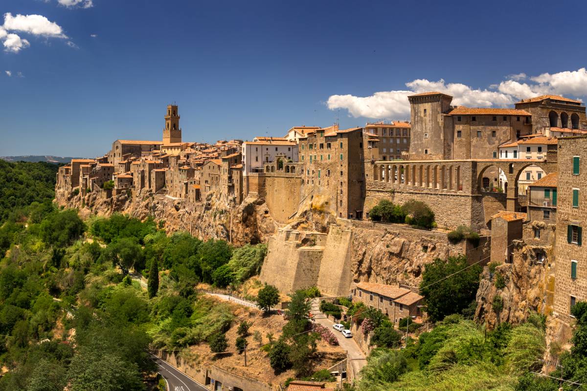 veduta del borgo di pitigliano