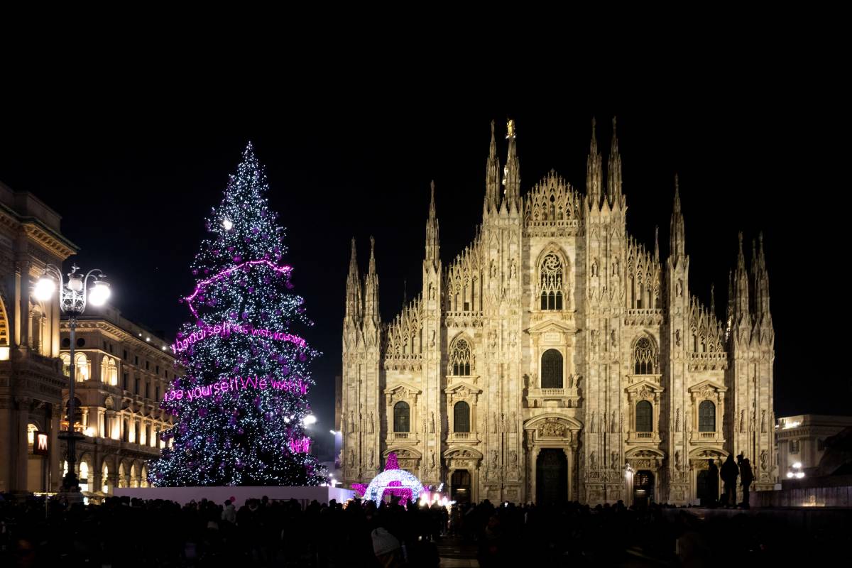 quando si addobba albero di natale secondo la tradizione, Milano