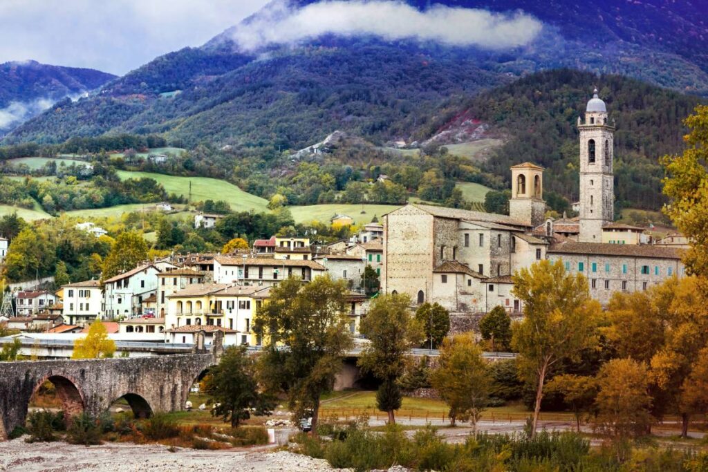 Val Trebbia d’inverno: borghi, curve e silenzi nella valle considerata una delle più belle d’Italia